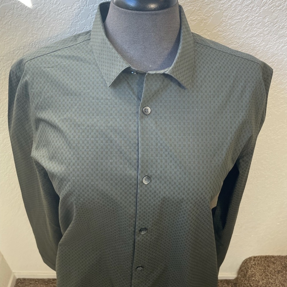 Calvin Klein Infinite Cool Men’s Dress Shirt Sz Medium